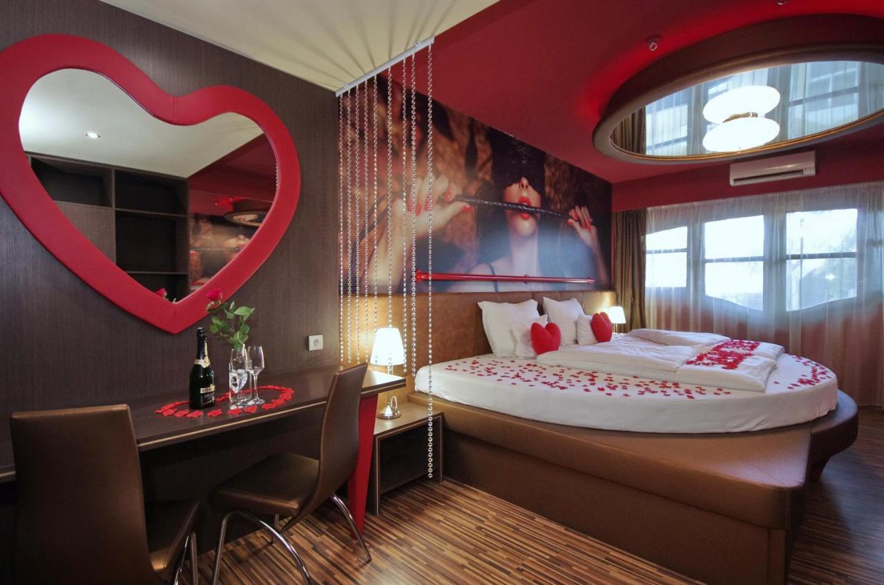 Hotel Corvin Gyula Exterior foto